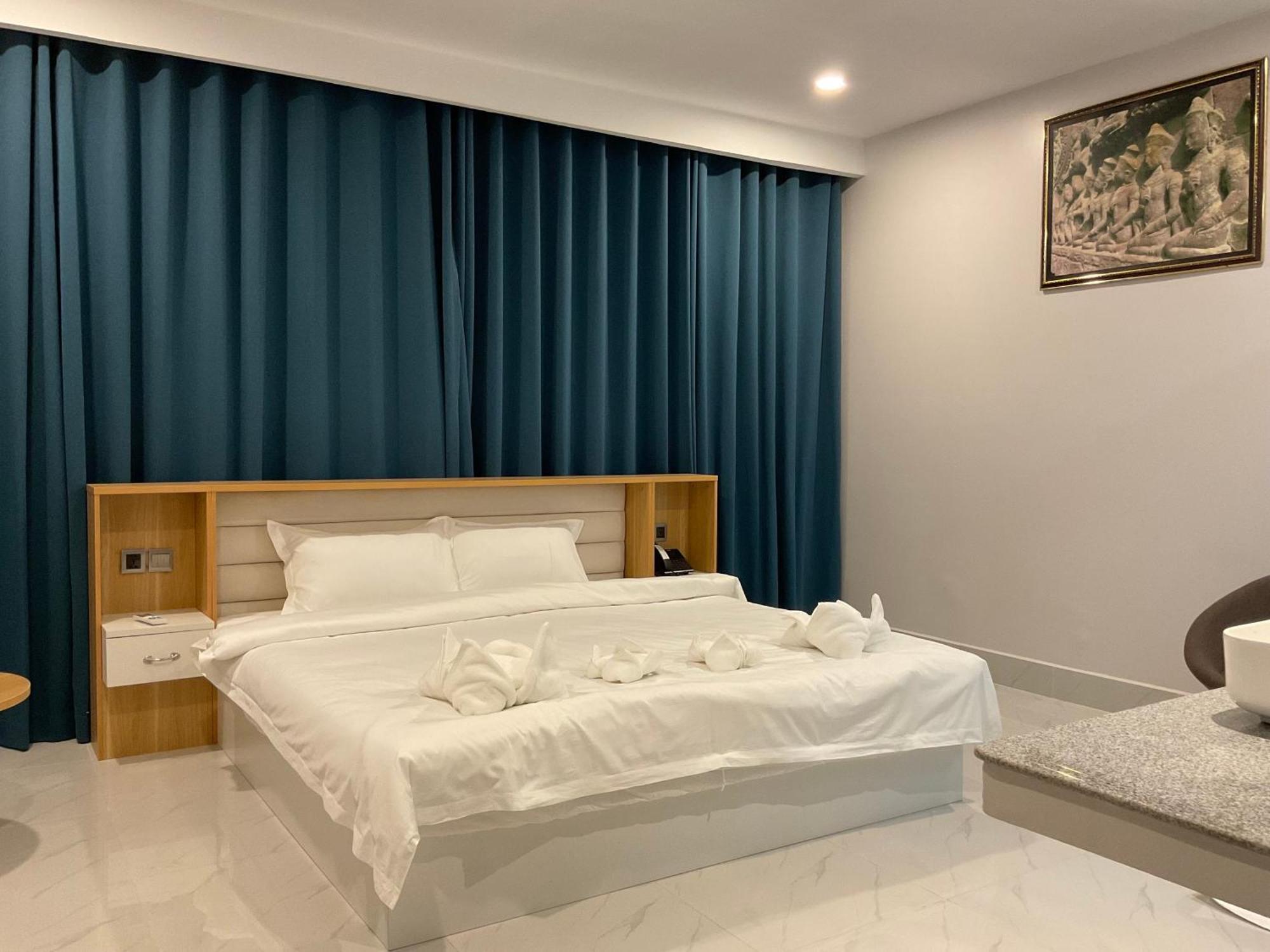 Nico'S Hotel And Skybar Siem Reap Exterior foto