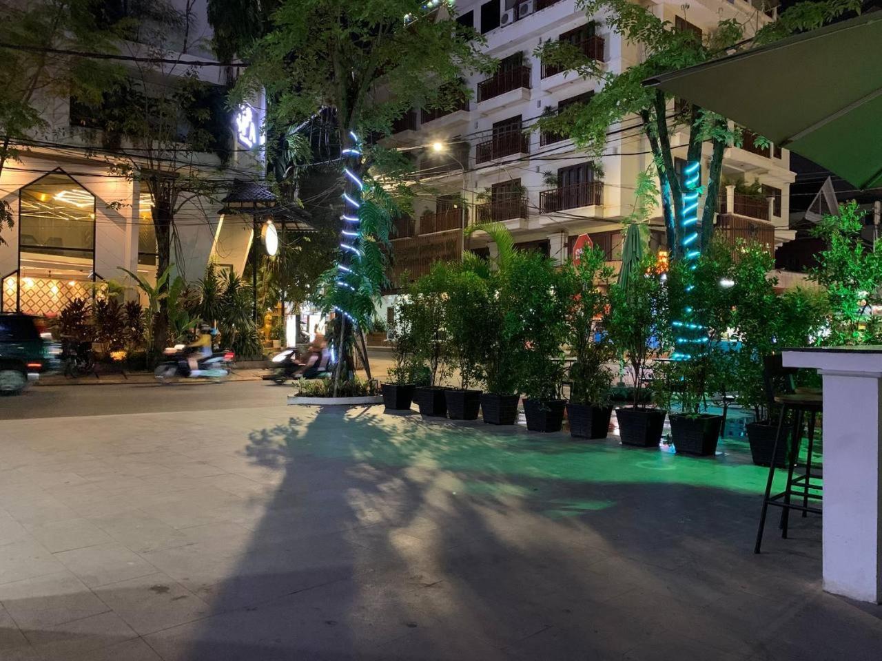 Nico'S Hotel And Skybar Siem Reap Exterior foto